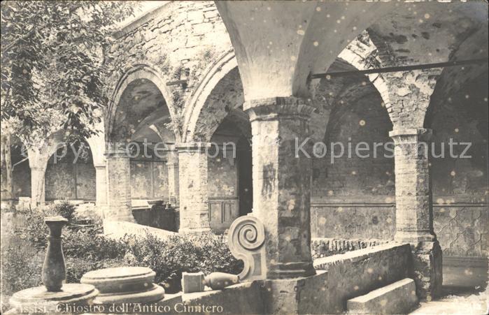 Assisi Umbria Chiostro dell Antico Cimitero