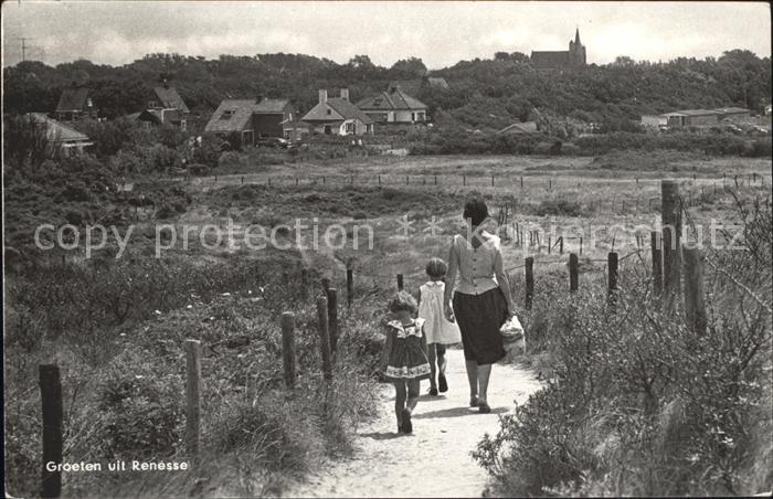 Renesse Strandweg Mutter mit Kindern
