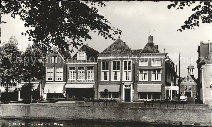 Dokkum Diepswal met Waag