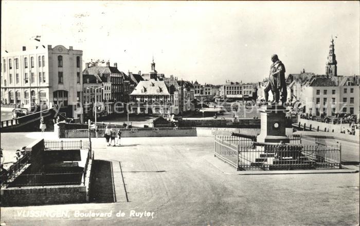 Vlissingen Boulevard de Ruyter Standbeeld Denkmal