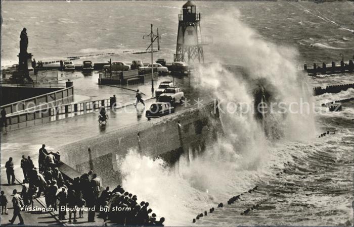 Vlissingen Boulevard bij storm Sturm Brandung