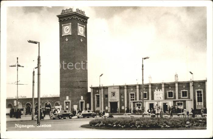 Nijmegen Station Autos