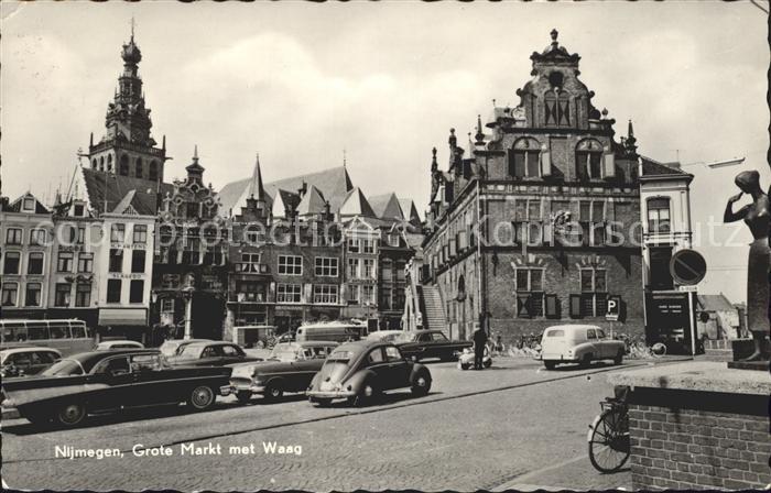Nijmegen Markt Waag Autos