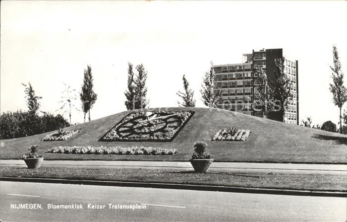 Nijmegen Bloemenklok Keizer Traianusplein