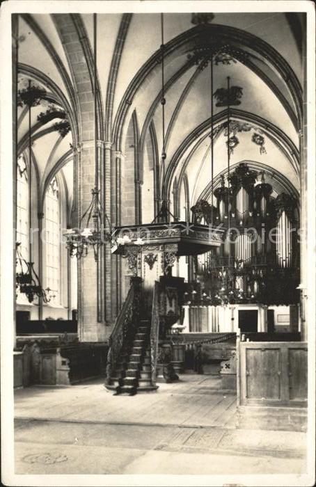 Zutphen Interieurn St. Walburgskerk