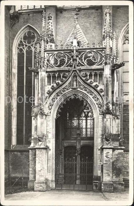 Zutphen Mariaportaal St. Walburgskerk