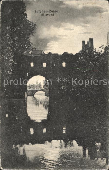 Zutphen Ruine avond