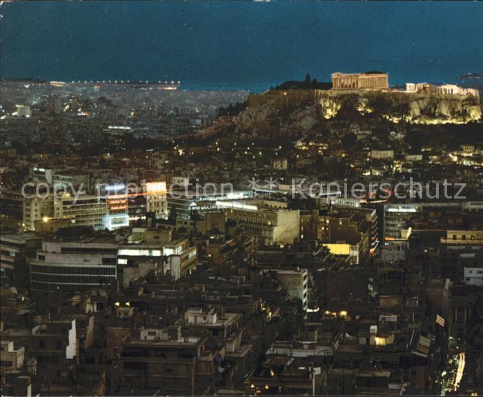 Athenes Athen bei Nacht beleuchtete Akropolis