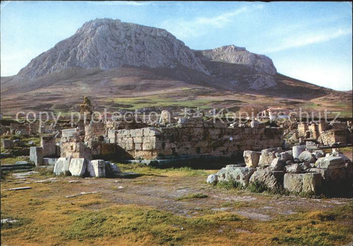 Korinth Corinthe Antike Korinth Roemische Agora Tribuene im Hintergrund Akrokori