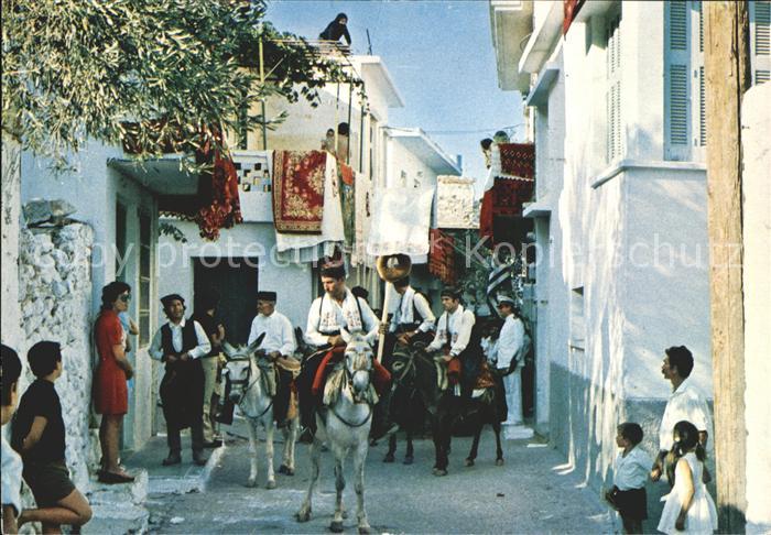 Kreta Crete Strassenansicht Esel Nationaltracht