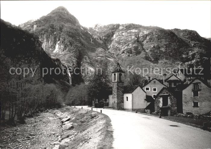 Ritorto Dorfpartie Kirche Strasse Wasserfall