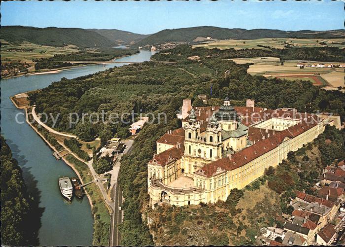 Melk Donau Benediktinerstift Fliegeraufnahme