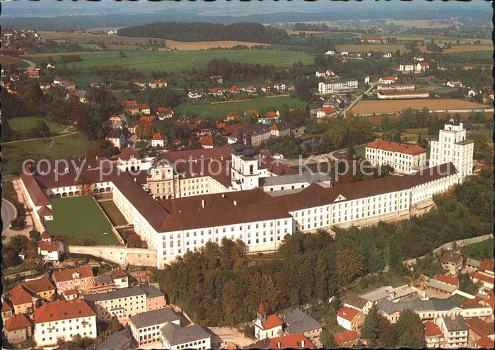 Kremsmuenster Benediktinerstift Kremsmuenster Fliegeraufnahme