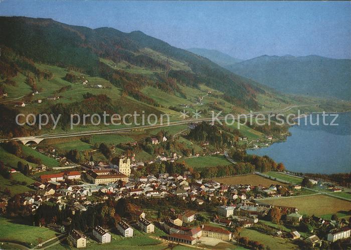 Mondsee Salzkammergut Fliegeraufnahme