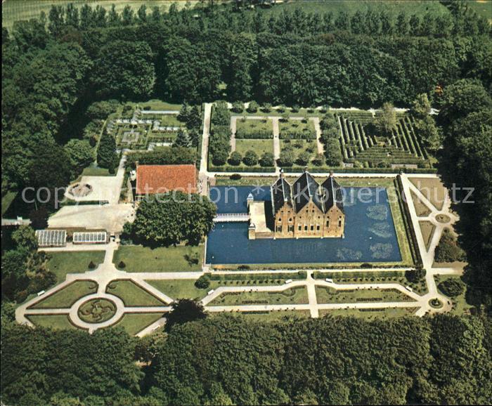 Uithuizen Menkemaborg Cafe-Restaurant 't Schathoes Fliegeraufnahme