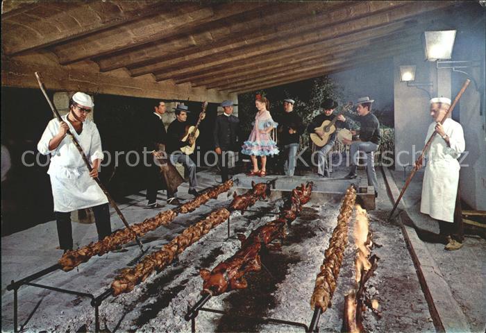 Mallorca Fiesta Andaluza Braten am Spiess Kapelle Taenzerin