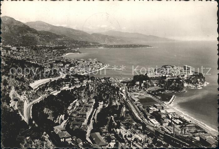 Monaco Vue generale de la Principaute au loin l'Italie