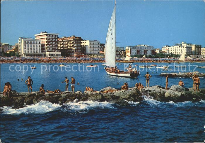 Cattolica Rimini Alberghi sul mare Hotels am Meer Strand Segelboot