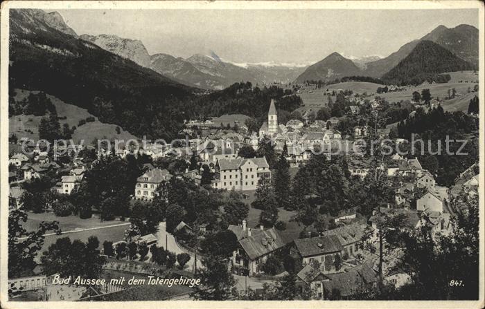 Bad Aussee Steiermark Gesamtansicht mit Totengebirge