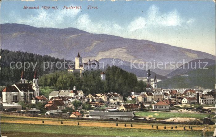 Bruneck Ansicht mit Burg Pustertal