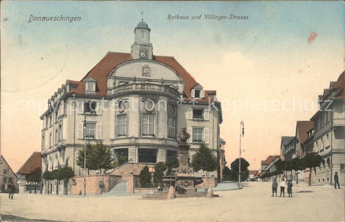 Donaueschingen Rathaus und Villinger Strasse