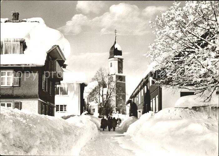Hoechenschwand Schwarzwald BW Dorfpartie im Winter Kirche