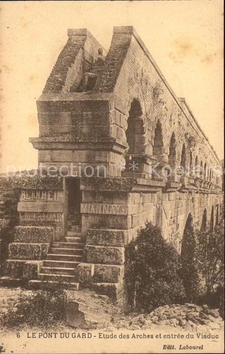 Bruecken Bauwerke Le Pont du Gard Etude des Arches Viaduc