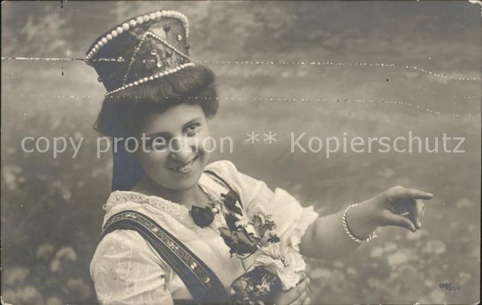 Trachten Österreich Frau
