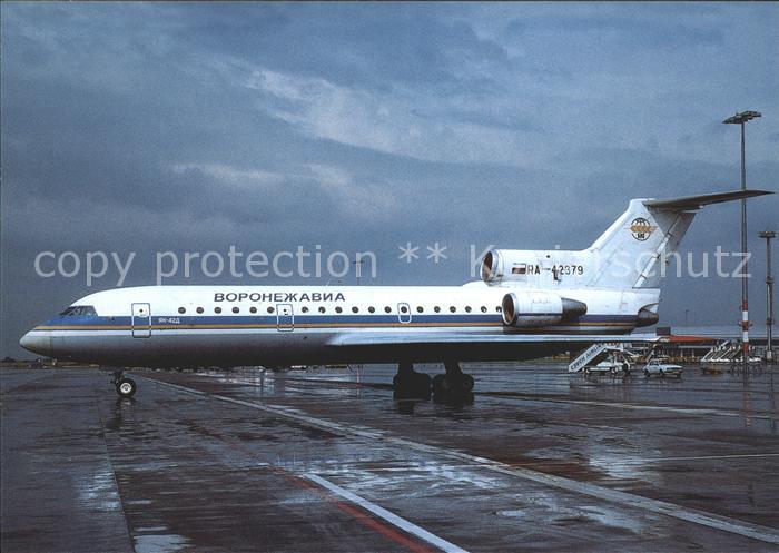 Flugzeuge Zivil Voronezhavia YAK-42D RA-42379