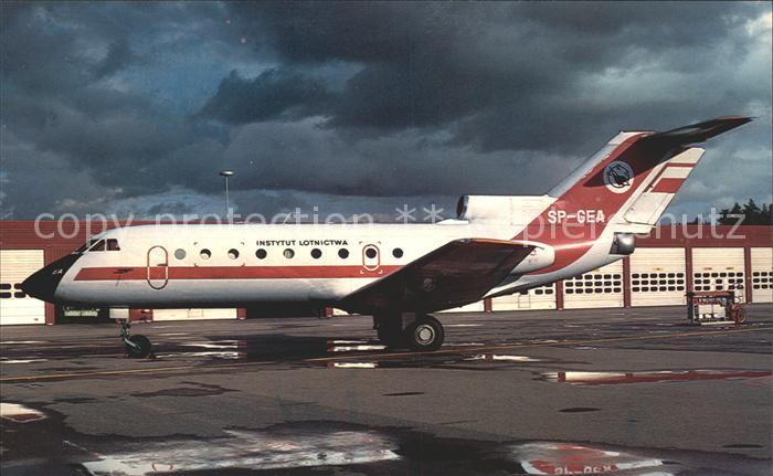 Flugzeuge Zivil Instytut Lotnictwa YAK 40 SP-GEA