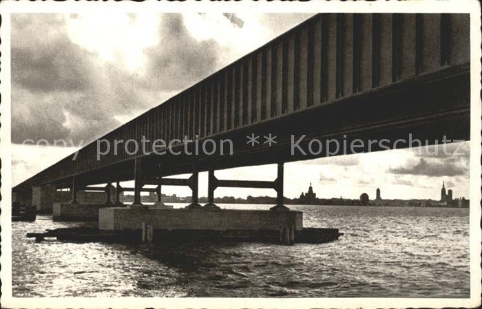 Stralsund Mecklenburg Vorpommern Ruegendamm Strelasundbruecke aufkommender Sturm