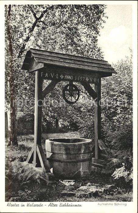 Walsrode Lueneburger Heide Alter Ziehbrunnen beim Kloster