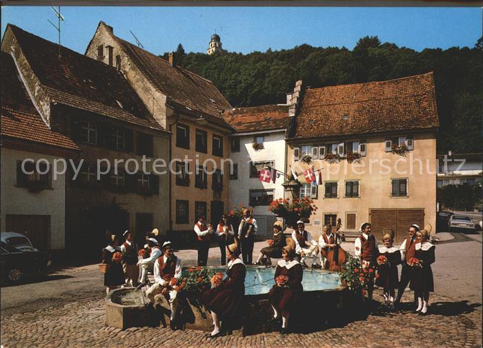 Stuehlingen Trachten Folklore Gruppe Brunnen