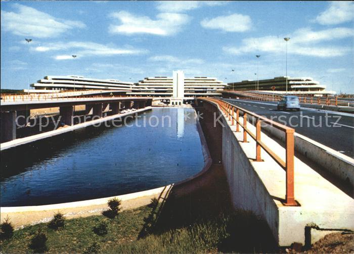 Flughafen Airport Aeroporto Koeln-Bonn Abfertigungsgebaeude