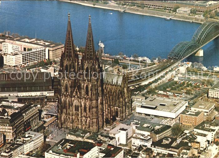 Koeln Rhein Fliegeraufnahme Dom Hauptbahnhof