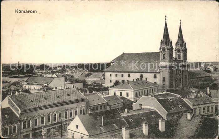 Komarom Komarno Slovakia Stadtpartie mit Kirche