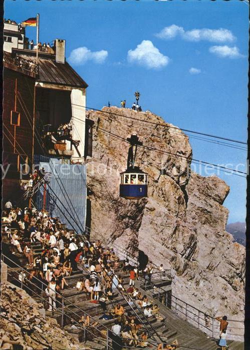 Seilbahn Zugspitze Sonnenanbeter Gipfelterrasse Hotel Schneefernerhaus