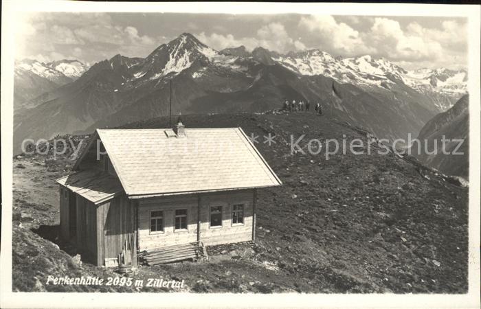 Penkenhuette im Sommer Alpenpanorama