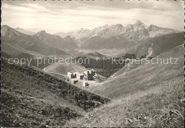 La Salette-Fallavaux Pelerinage de Notre Dame vu des pentes du Chamoux Montagnes