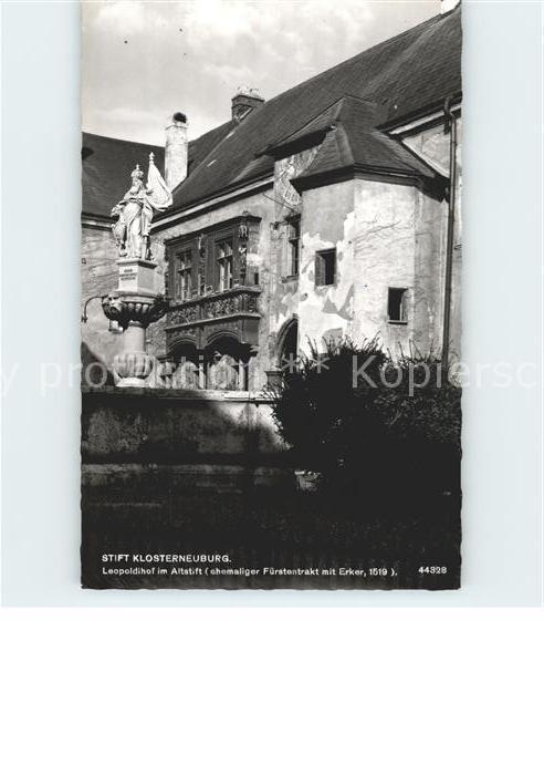 Klosterneuburg Stift Leopoldshof im Altstift ehem. Fuerstentrakt Erker 16. Jhdt.