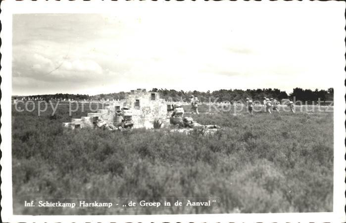 Harskamp Inf. Schietkamp de Groep in de Aanval