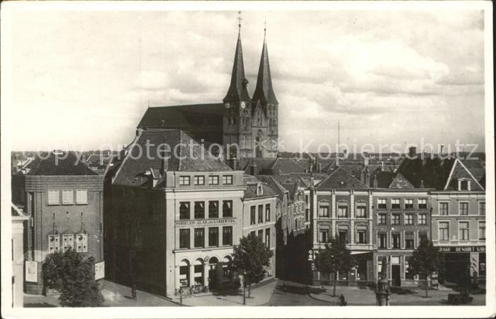 Deventer Brink met Bergkerk 12e eeuw Kirche