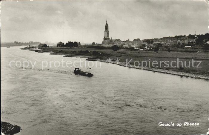 Rhenen Gezicht op the Stad met Kerk Frachtkahn