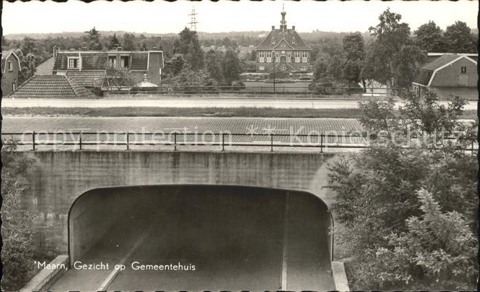 Maarn Tunnel Gezicht op Gemeentehuis