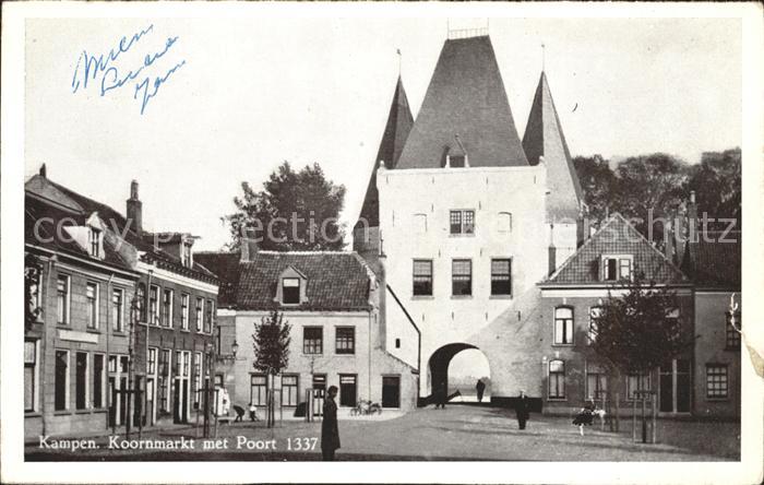Kampen Niederlande Koornmarkt met Poort 1337