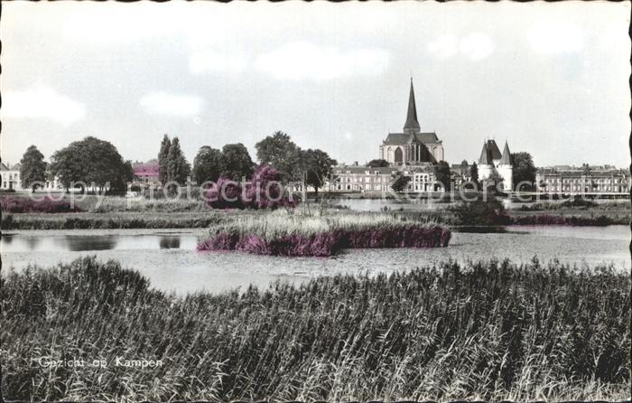 Kampen Niederlande Gezicht met Kerk Uferpartie am Wasser