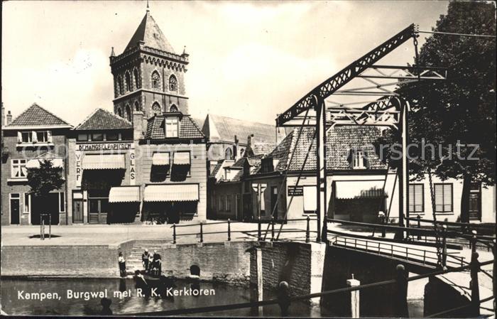 Kampen Niederlande Burgwal met RK Kerktoren Zugbruecke