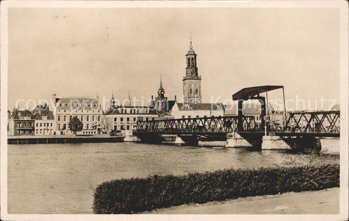 Kampen Niederlande Gezicht met Ijsselbrug Bruecke Kirchturm