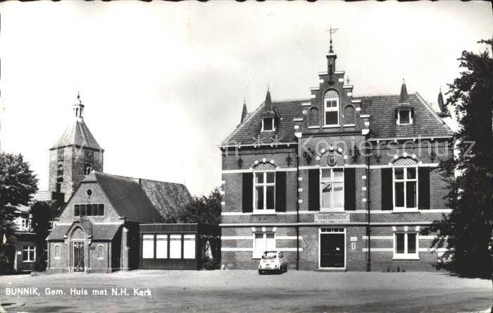 Bunnik Gemeentehuis met NH Kerk Kirche
