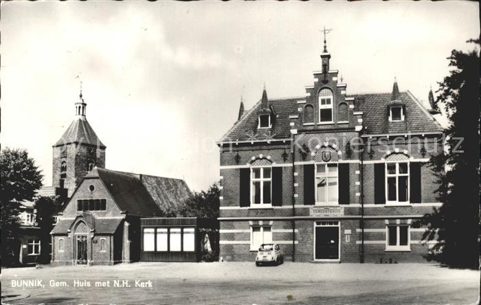 Bunnik Gemeentehuis met NH Kerk